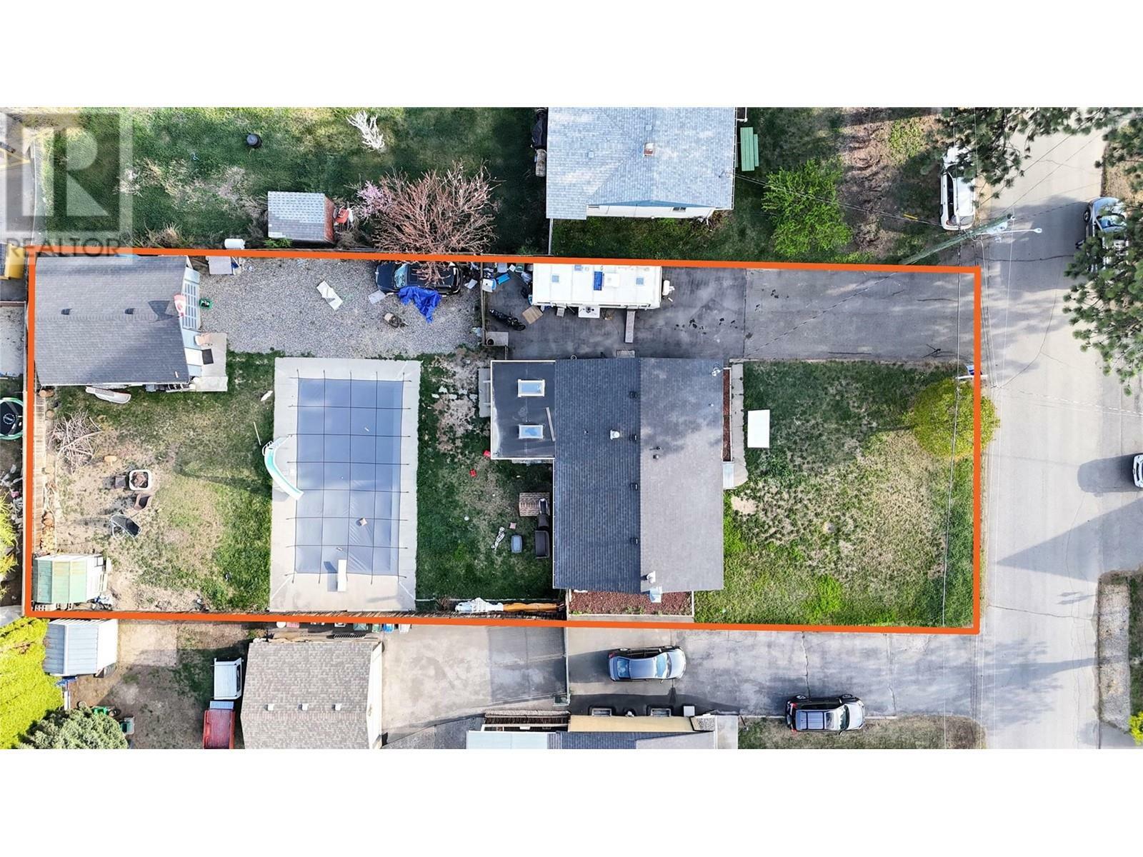Photo de la propriété: 825 Evergreen Place BC V2B 5M7