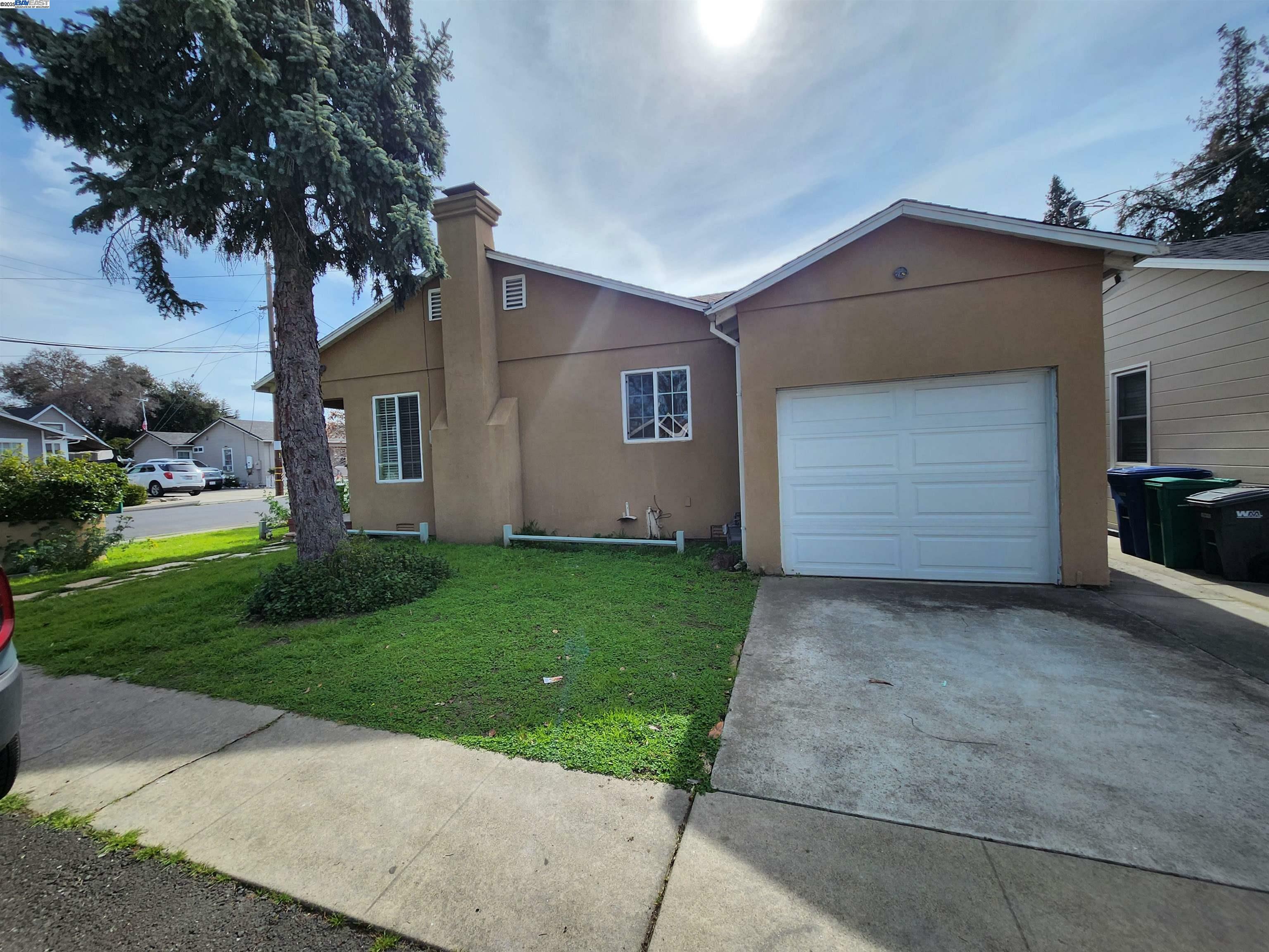 Property Photo: 22561 Pearl Ave CA 94541