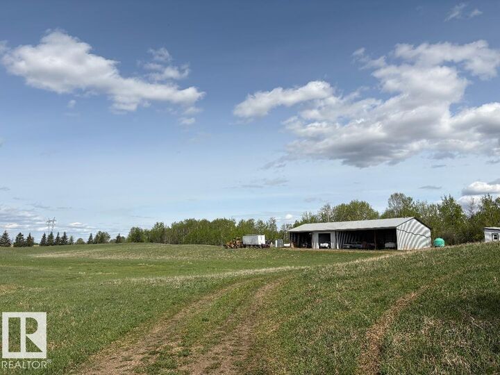 Property Photo:  SE-14-51-3-5  AB T0C 2T0 