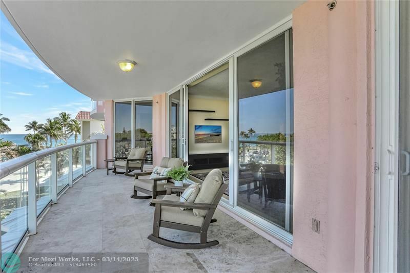 Property Photo:  2051 SE 3rd St 409  FL 33441 