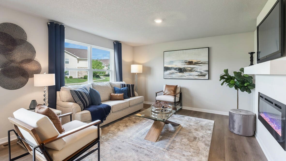 Property Photo: 2204 N Summercrest Street IA 50125