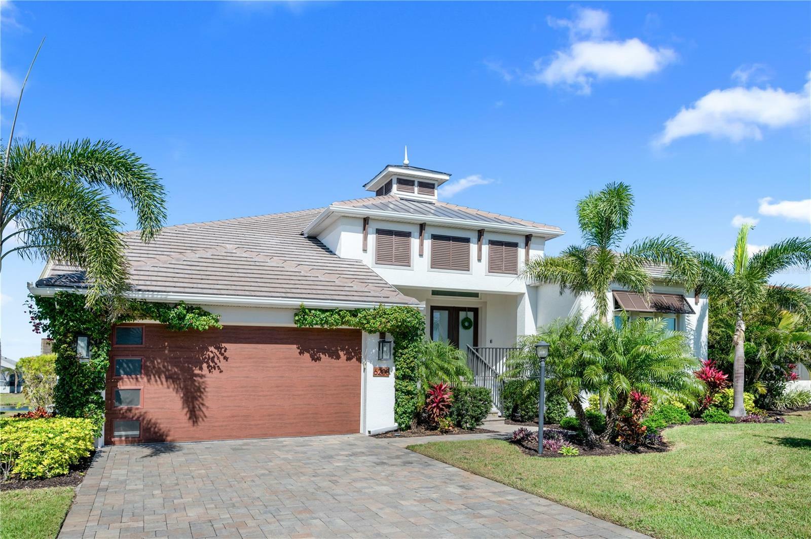 Property Photo: 6208 Signature Pointe Lane FL 34210