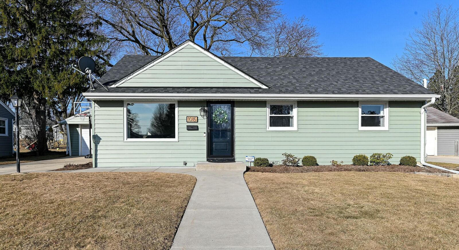 Property Photo:  1015 5th Ave  WI 53024 