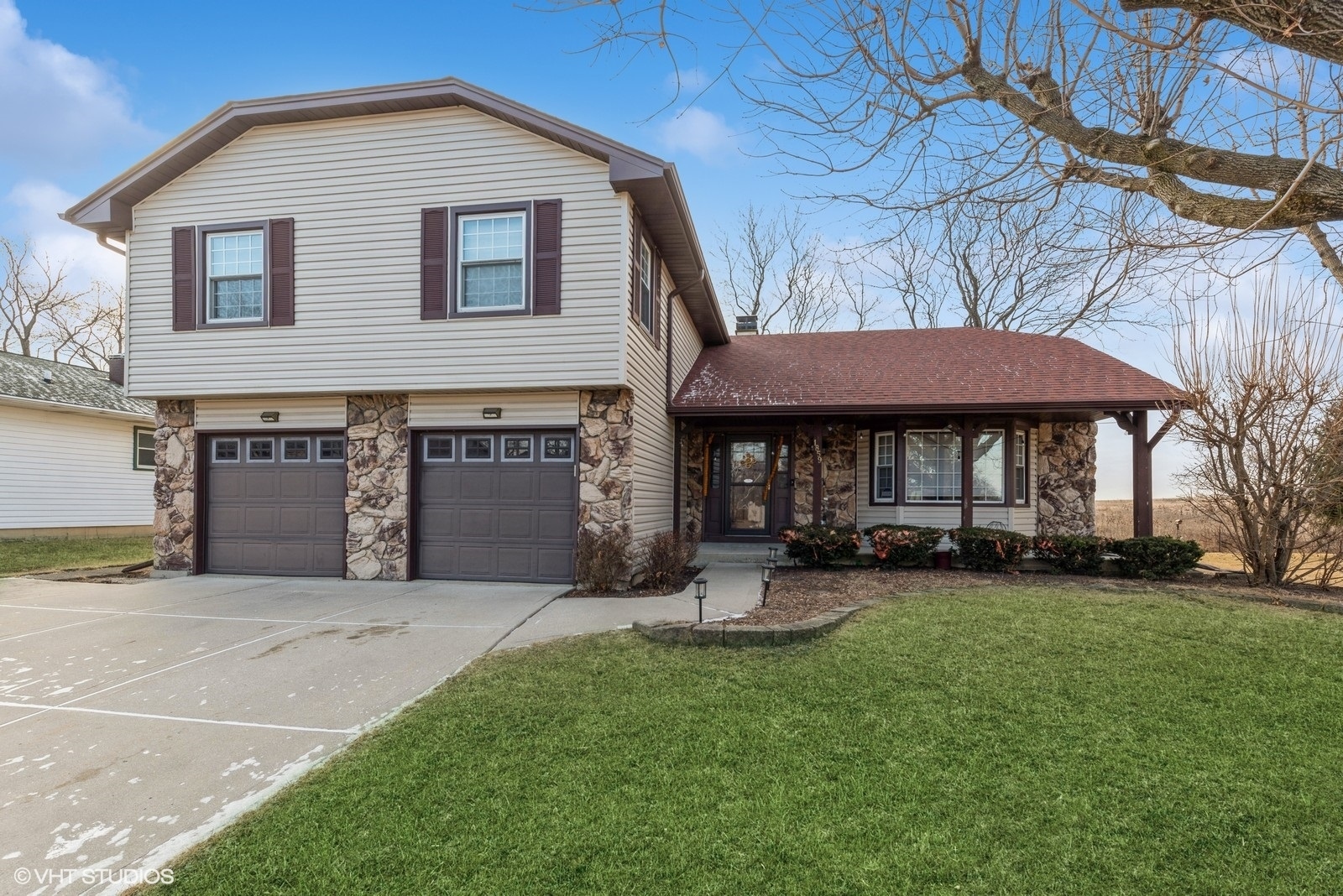 1859 Burr Ridge Drive  Hoffman Estates IL 60192 photo