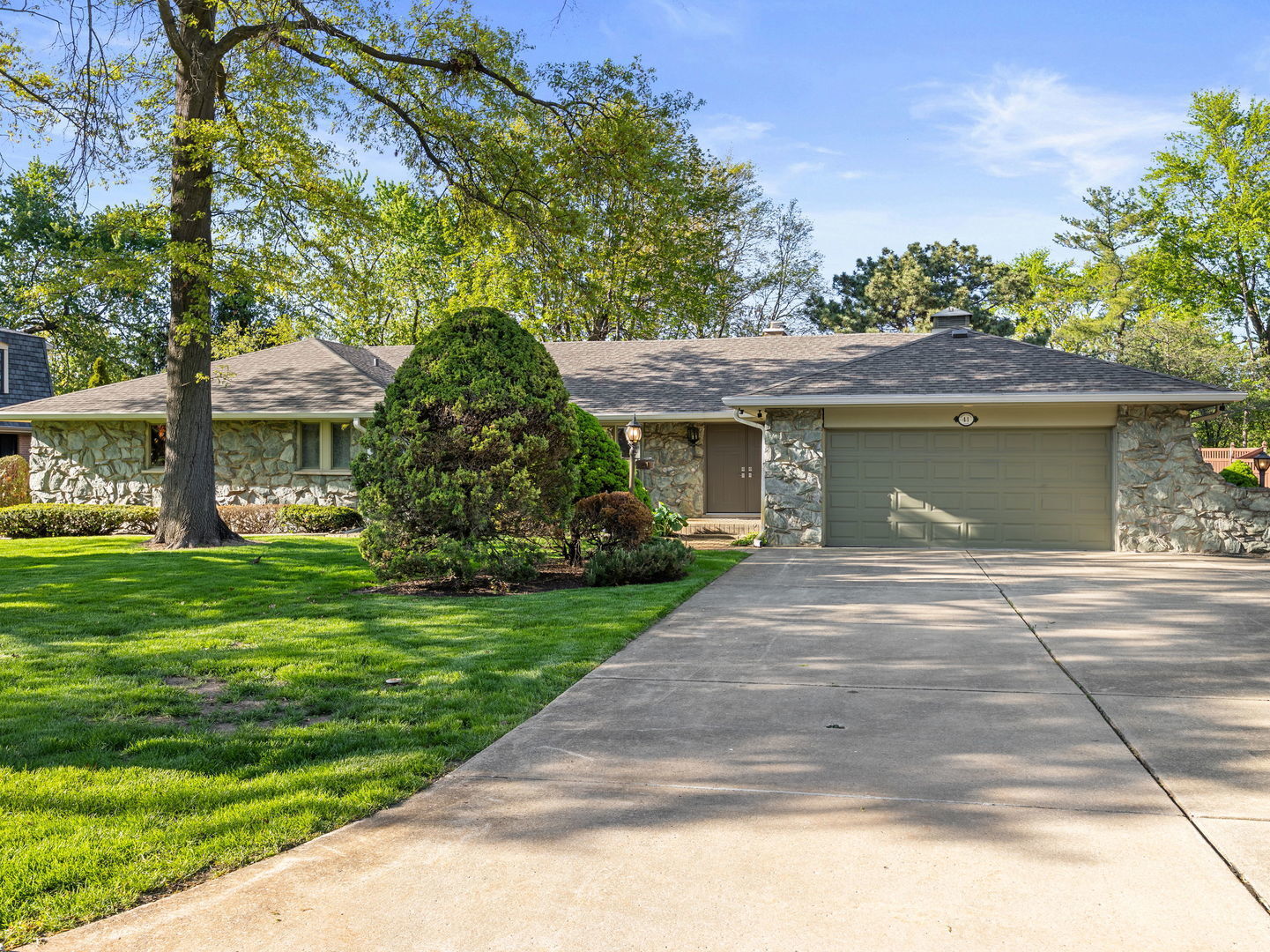 Property Photo:  41 Mockingbird Lane  IL 60523 