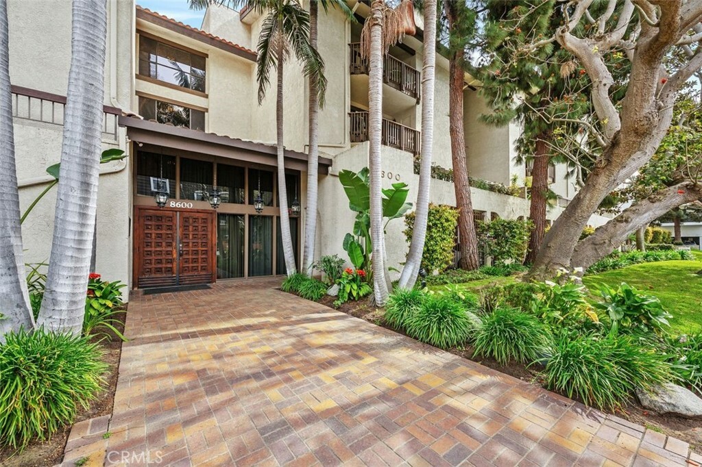 Property Photo:  8600 Tuscany Avenue 209  CA 90293 