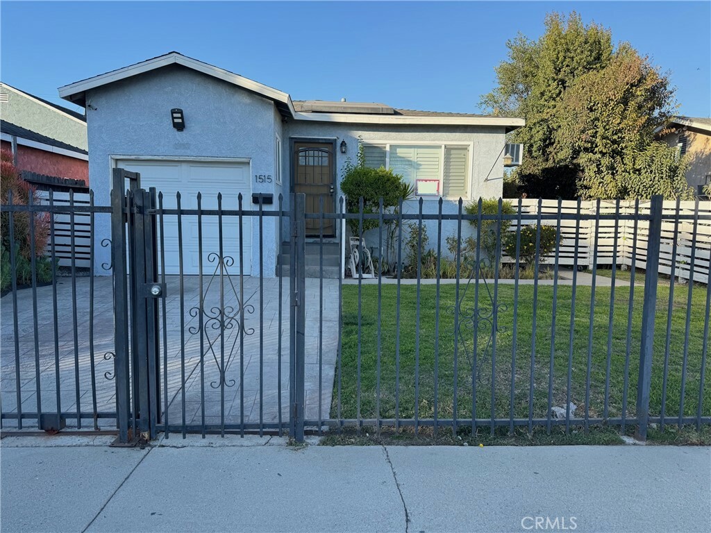 Property Photo:  1515 E O Street  CA 90744 