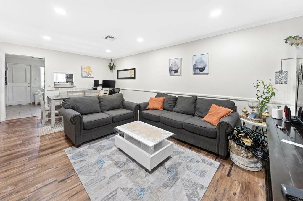Property Photo:  1305 Oakdale Avenue  CA 92021 