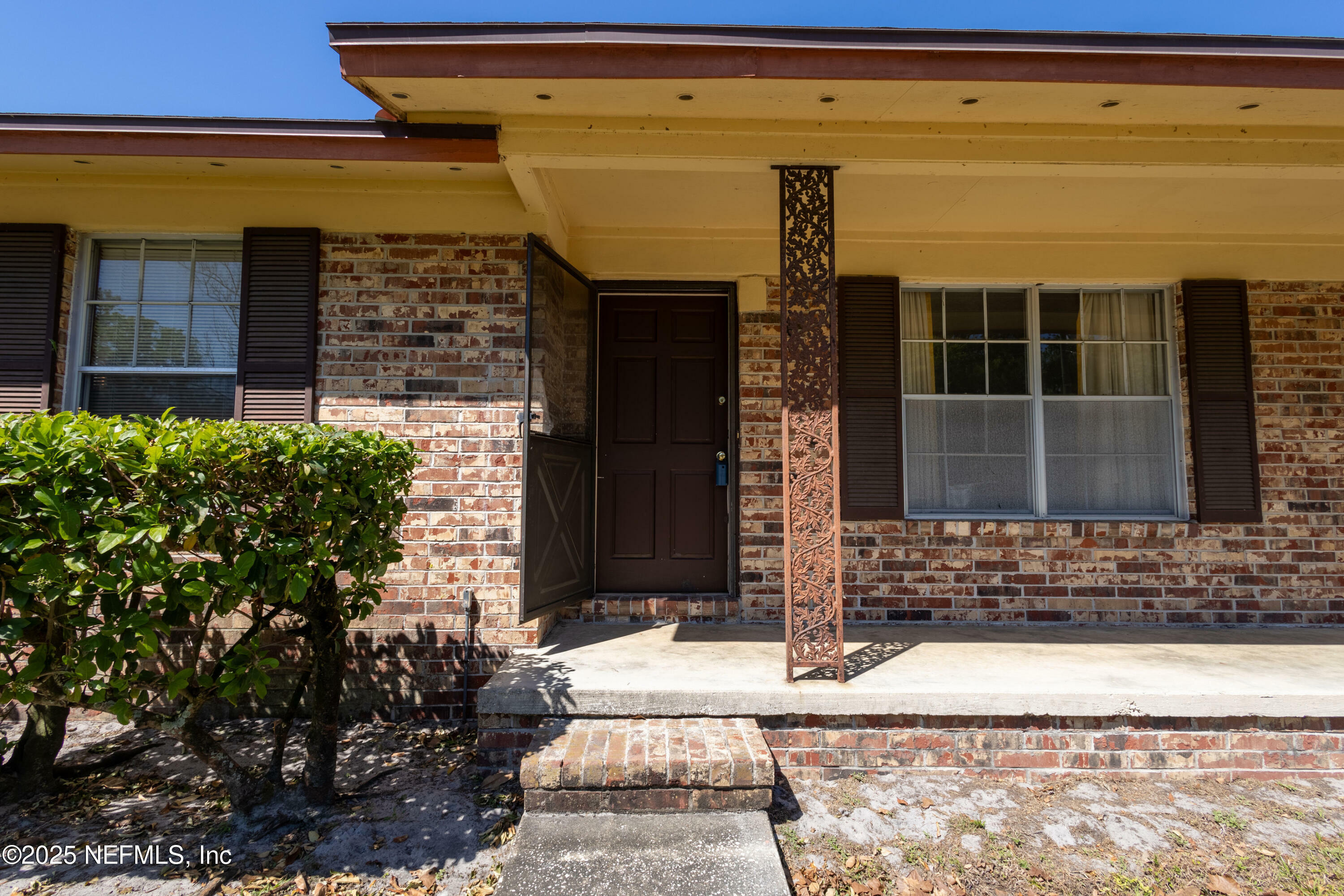 Property Photo: 1620 E Bay Circle FL 32073