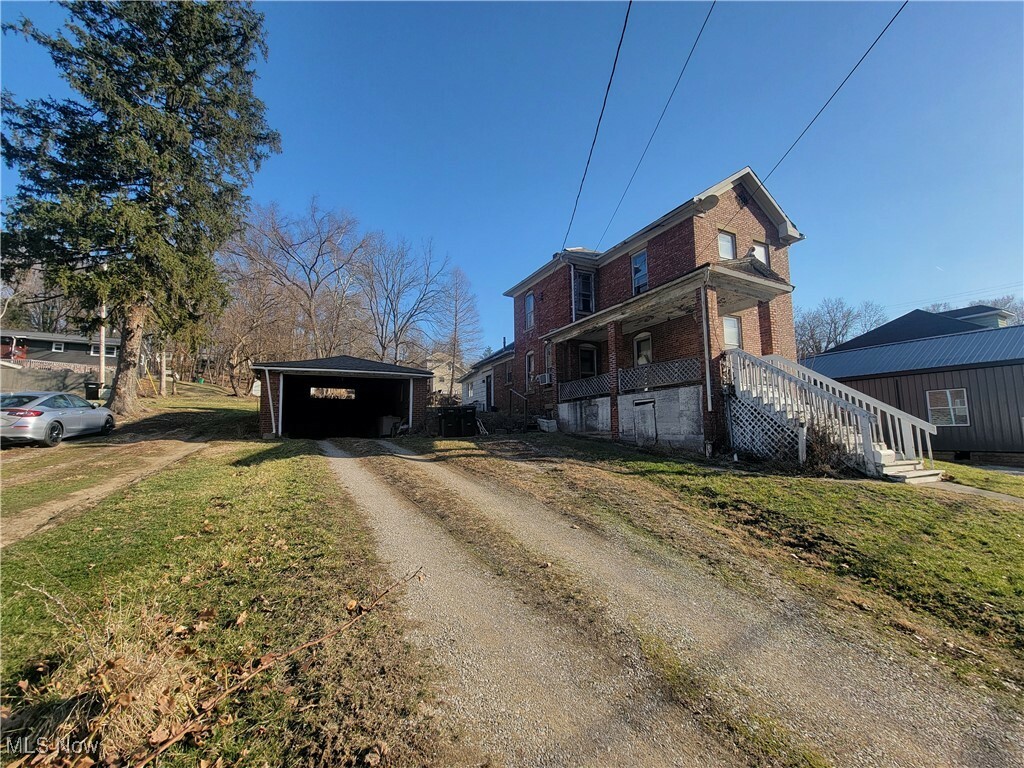 Property Photo: 1293 Sharon Avenue OH 43701