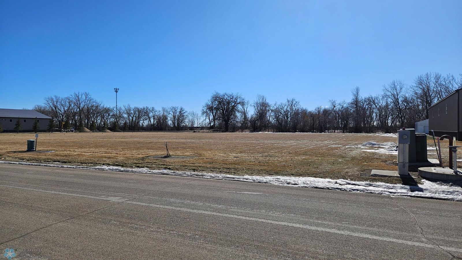 Property Photo:  425 2nd Street SE  MN 56547 