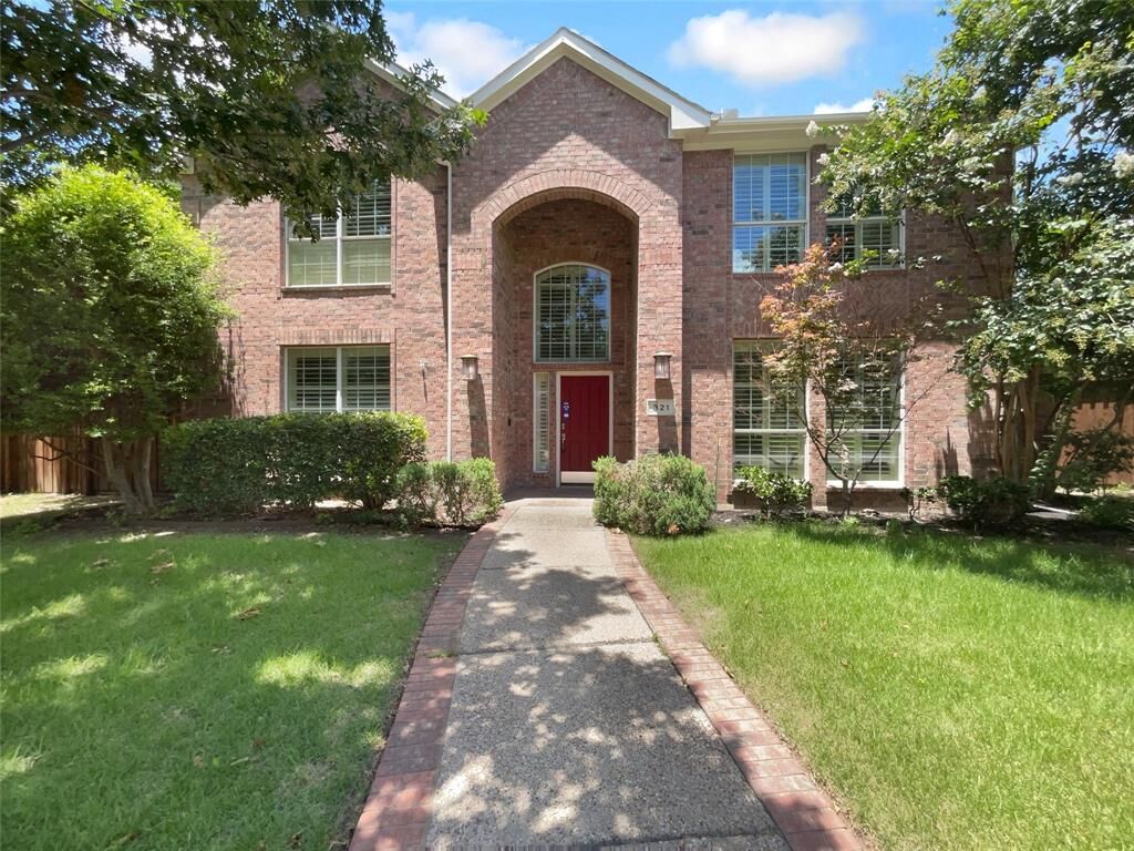 Property Photo: 321 Beacon Hill Drive TX 75013