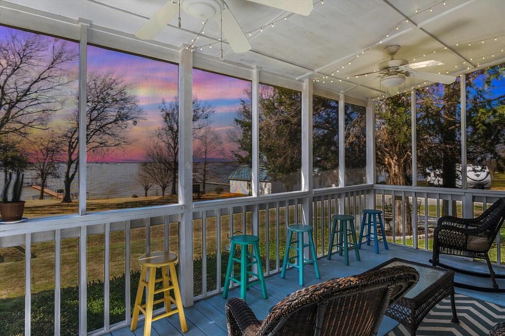 Property Photo:  10165 Northlake Circle  TX 75143 