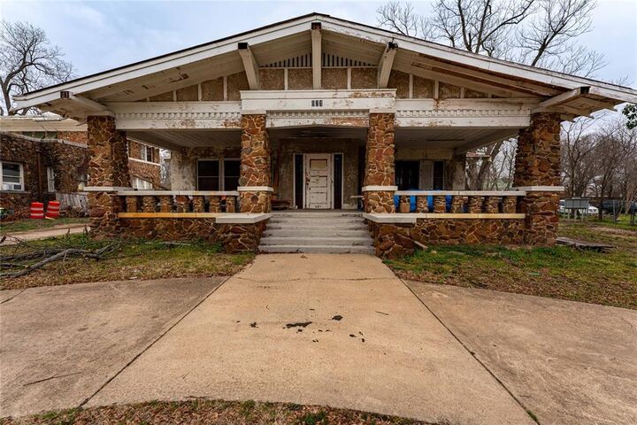 Property Photo:  621 S Main Street  TX 75460 