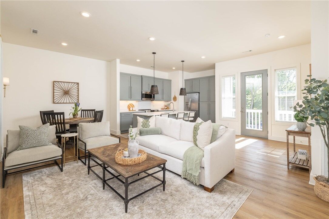 Property Photo:  380 S Hill Avenue  AR 72701 