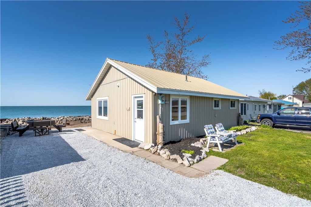 Property Photo:  18082 Erie Shore Drive  ON N0P 1A0 