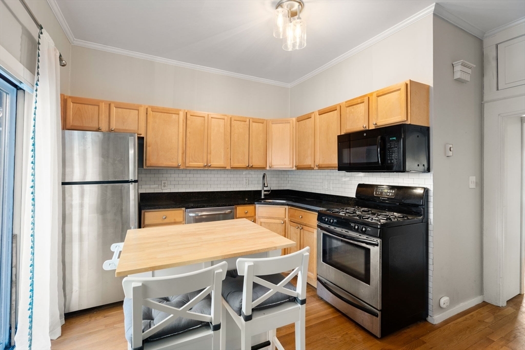 673 E 8th St 1  Boston MA 02127 photo