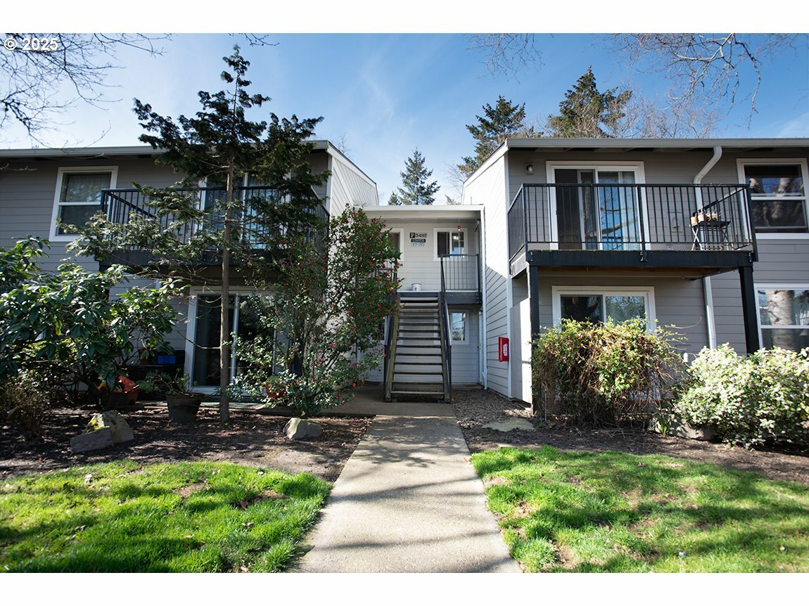 Property Photo: 5482 SW Alger Ave 17 OR 97005