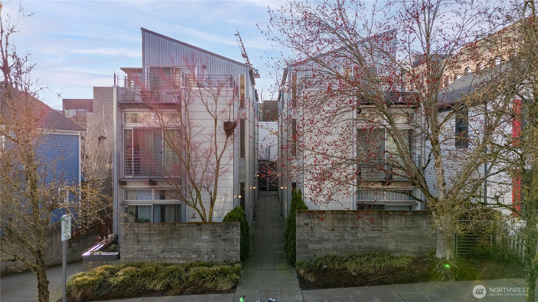 Property Photo: 1413 15th Avenue 3 WA 98122