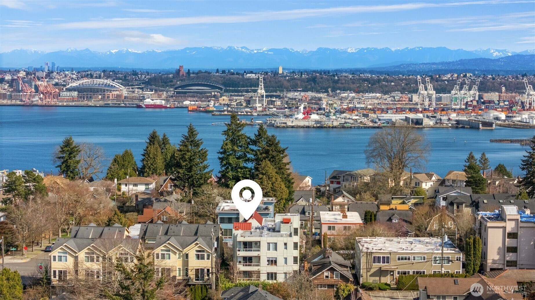Property Photo: 1613 California Avenue SW 402 WA 98116