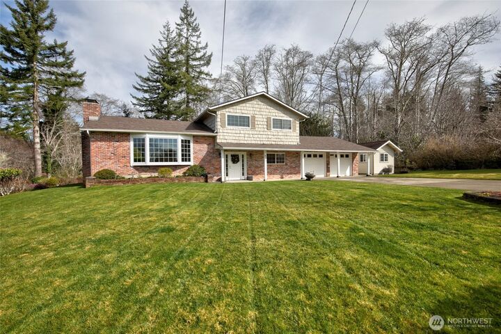 Property Photo:  820  Garden Road  WA 98520 