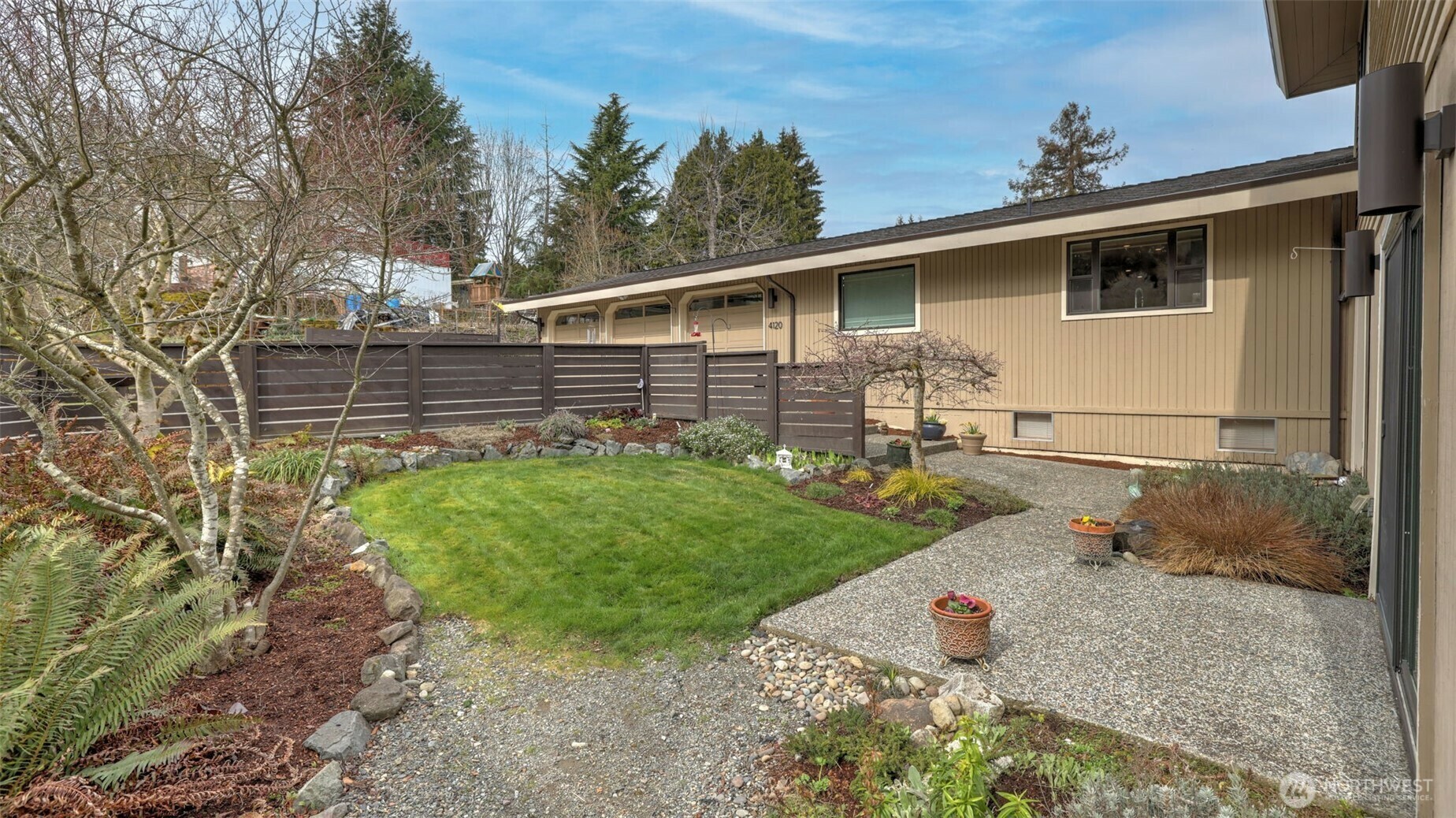 Property Photo: 4120 S 243rd Place WA 98032
