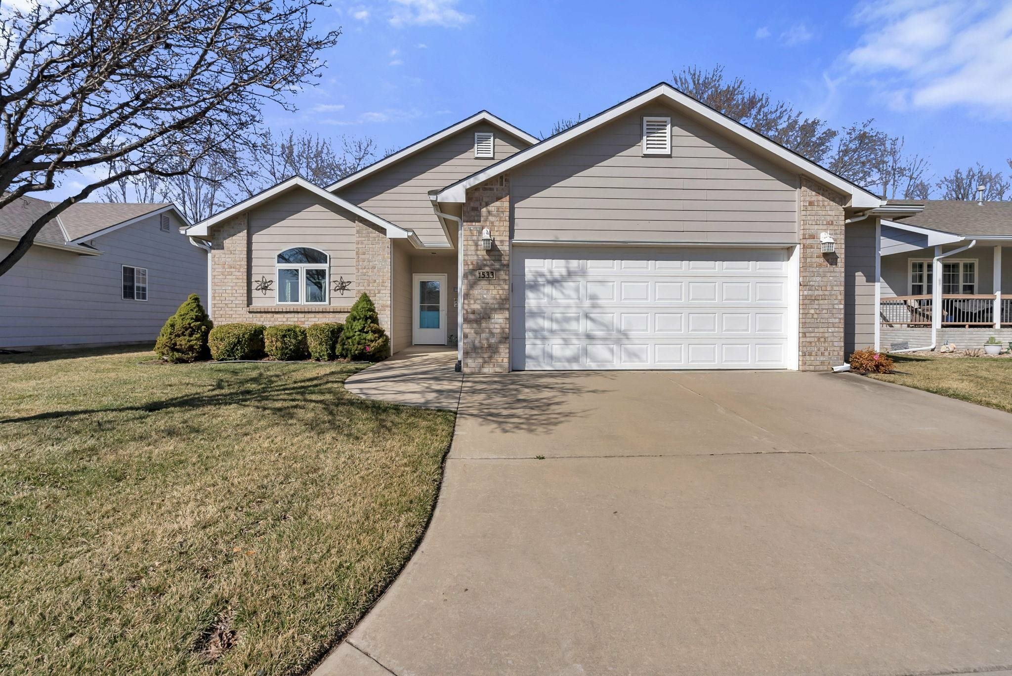 Property Photo:  1533 N Reca St  KS 67212 