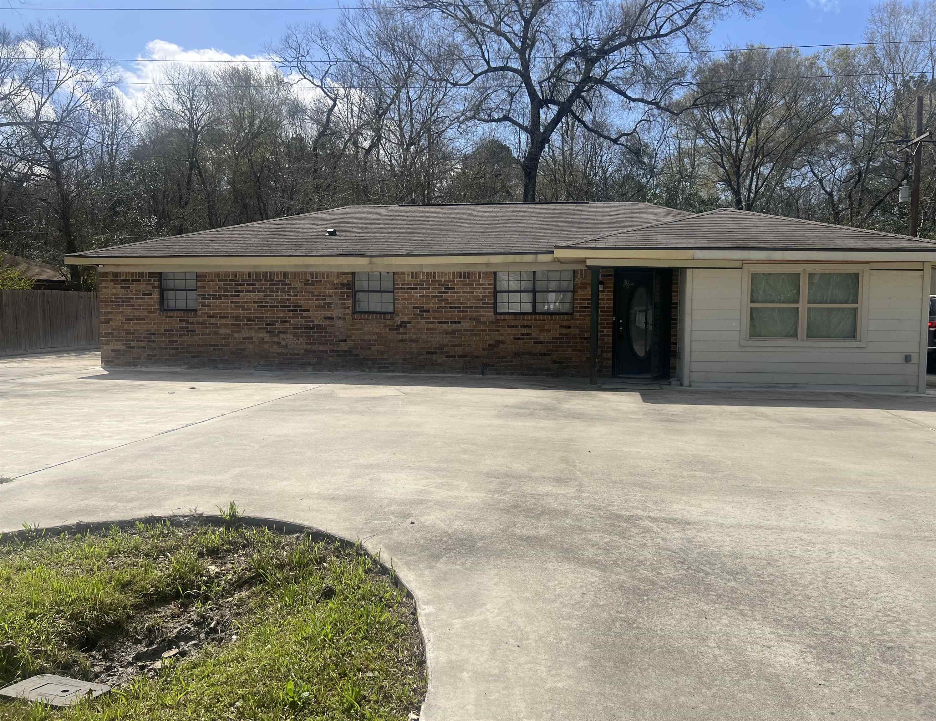 Property Photo:  775 W Herring  TX 77659 