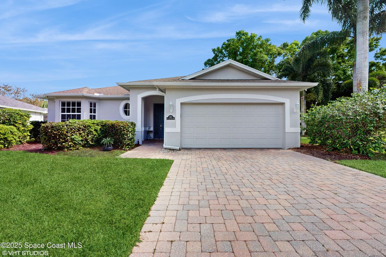 Property Photo: 652 Hatteras Court SW FL 32968