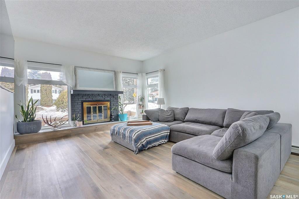 Property Photo: 481 32nd Street W SK S6V 6B7