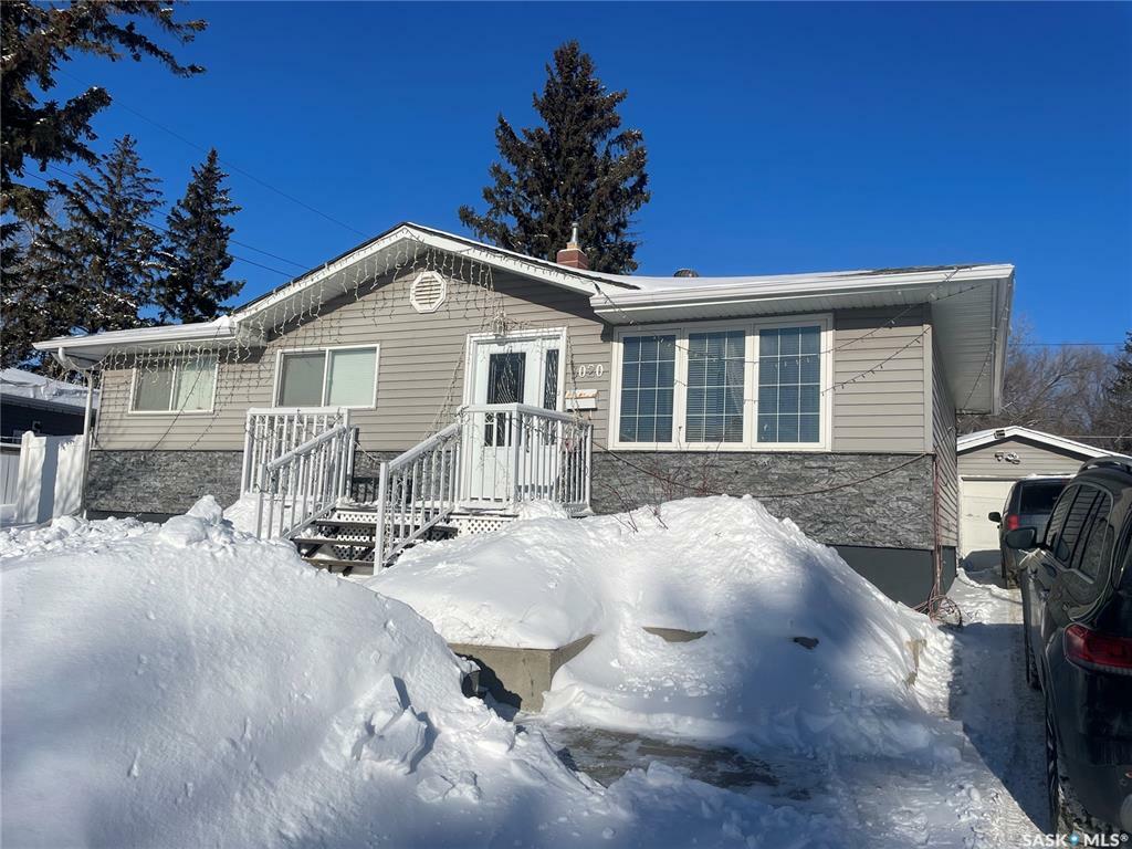Property Photo: 3020 Avonhurst Drive SK S4R 3J5