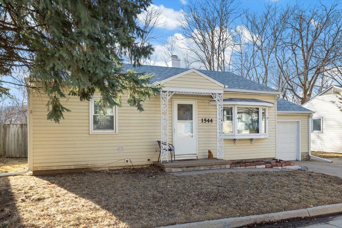 Property Photo:  1544 Sunset Drive  IA 51503 