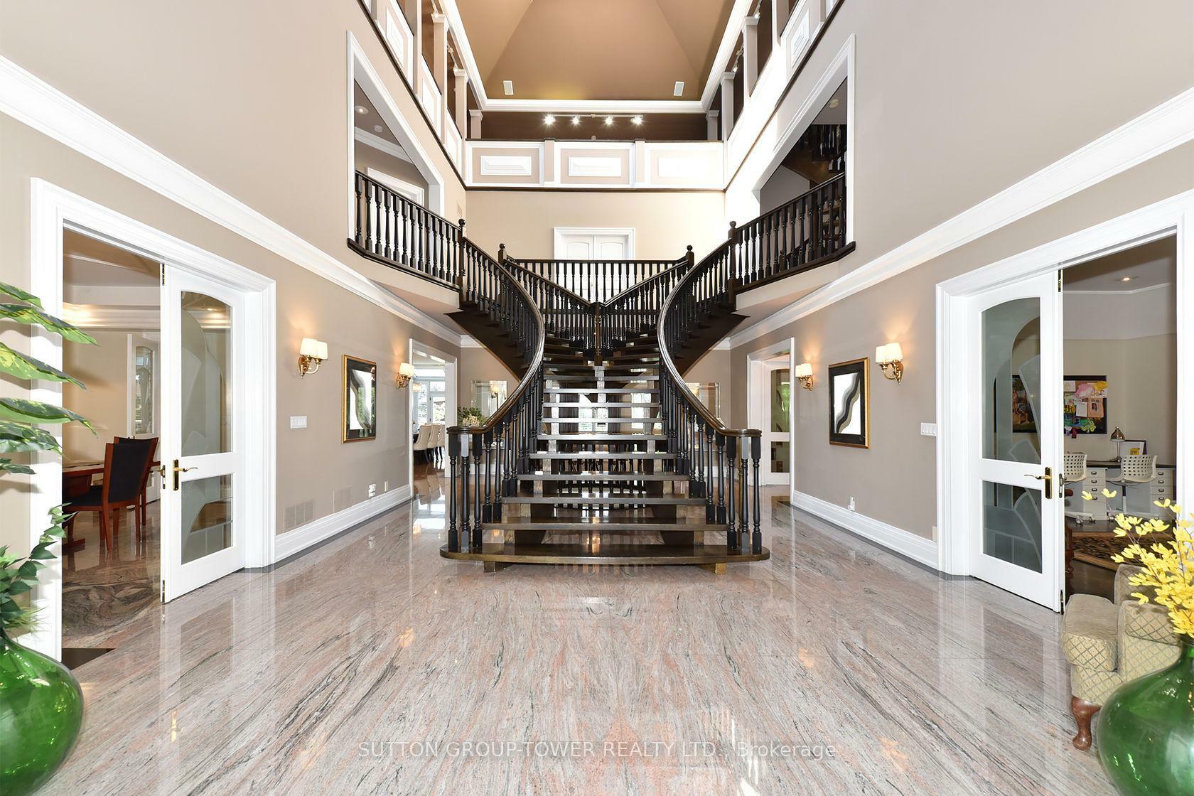 Property Photo: 71 Delia Pl ON L4L 8P6