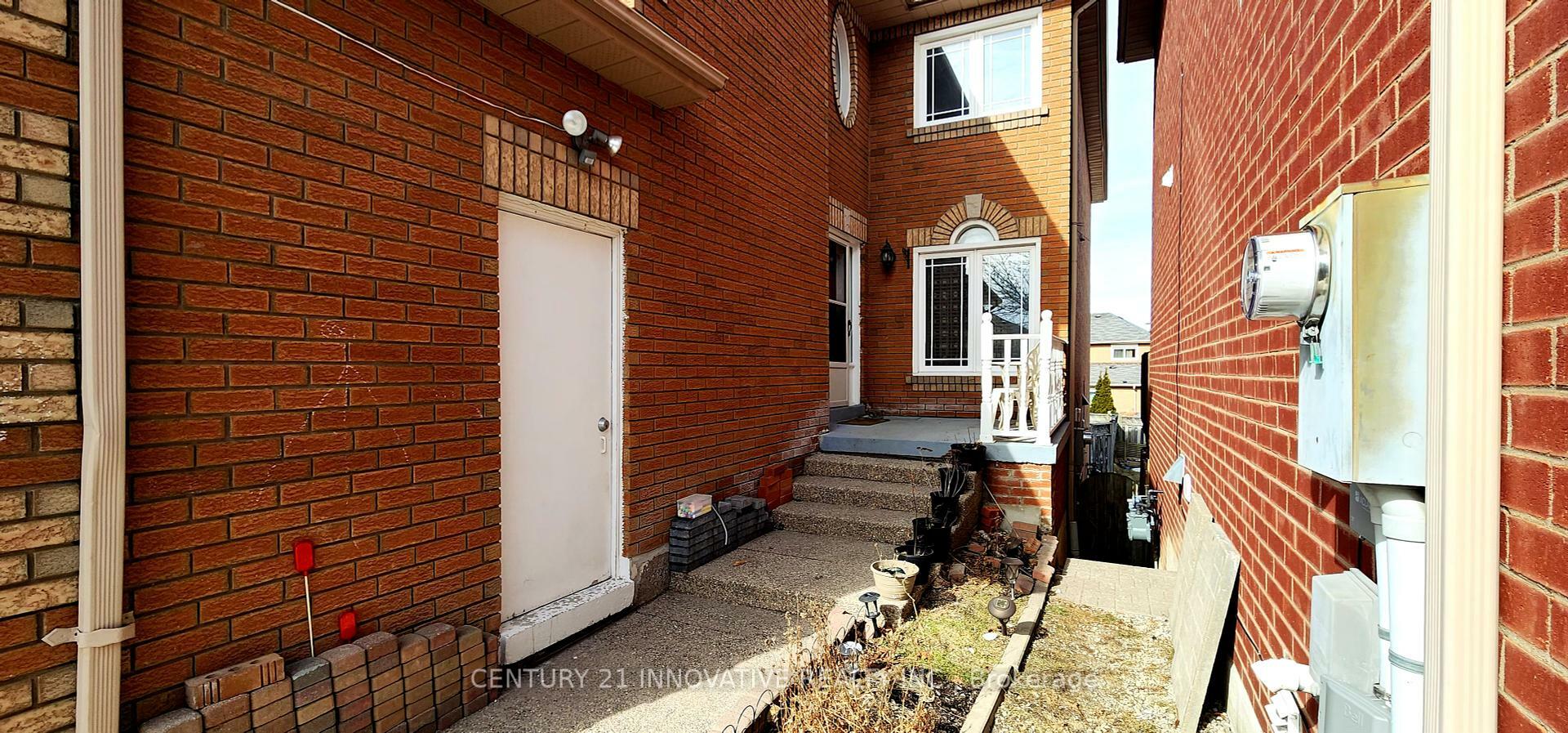 Property Photo: 7 Havenlea Road ON M1X 1S6