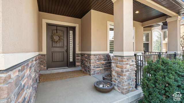 Property Photo: 69 W Grove Creek Cir N UT 84025
