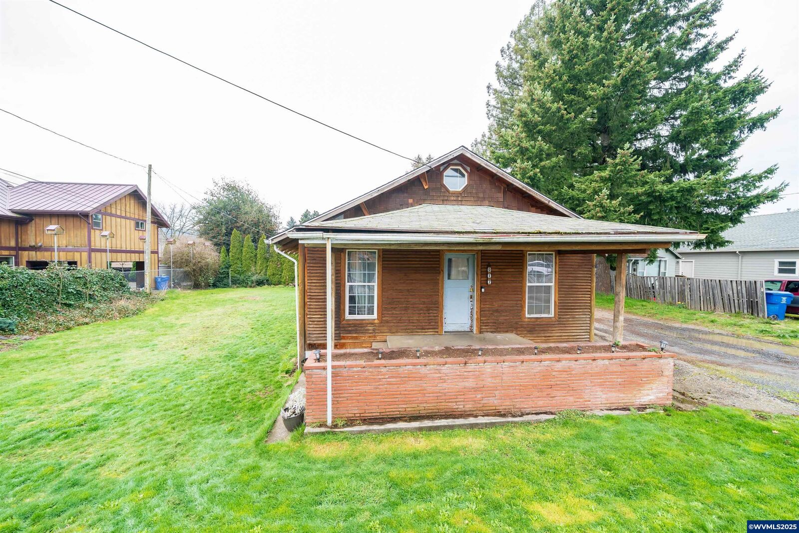 Property Photo:  917 S 1st Av  OR 97360 