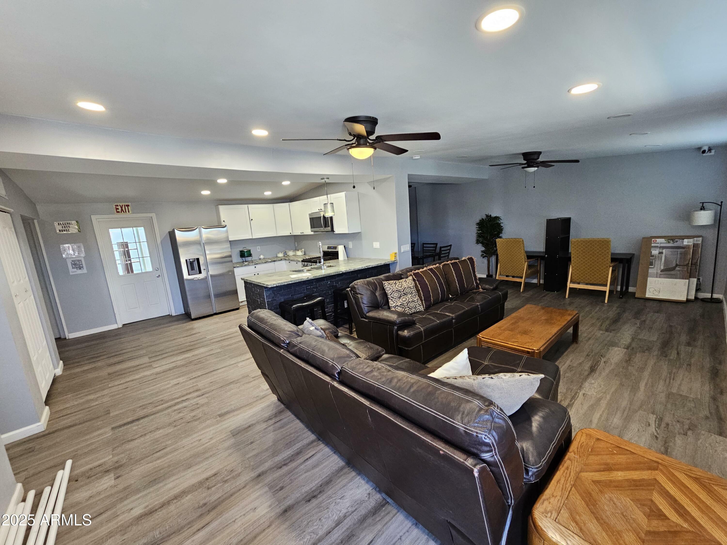 Property Photo: 815 E Carter Road AZ 85042