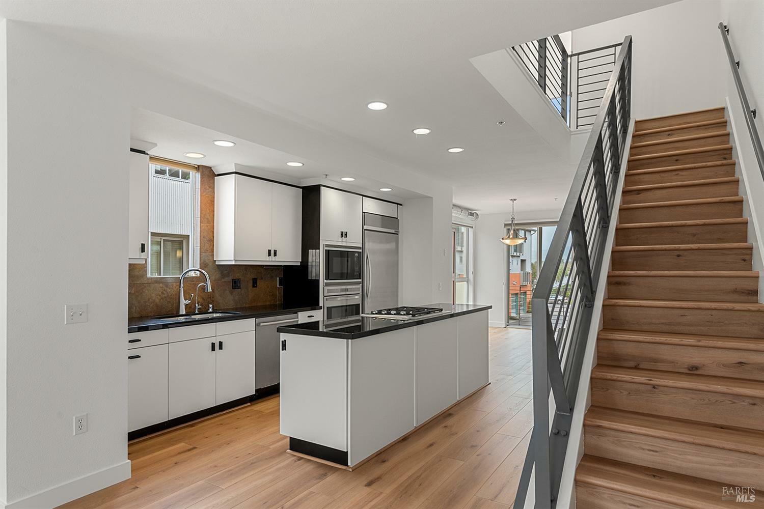 405 2nd Street 7  Petaluma CA 94952 photo