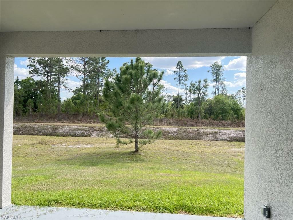 Property Photo: 1252 Edna St E FL 33974