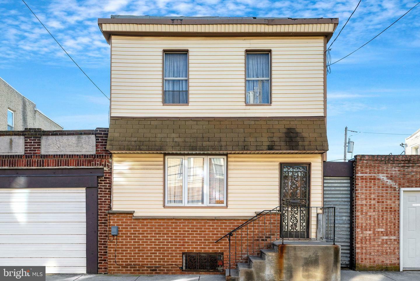 2711 E Thompson Street  Philadelphia PA 19134 photo