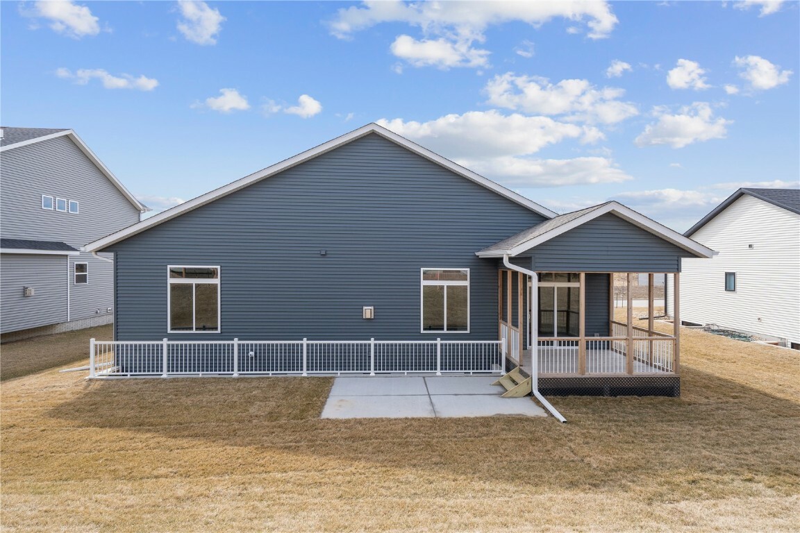 Property Photo: 1240 Osage Lane IA 52317