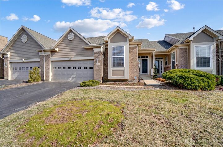 2523 Greenlefe Drive  Beavercreek OH 45431 photo
