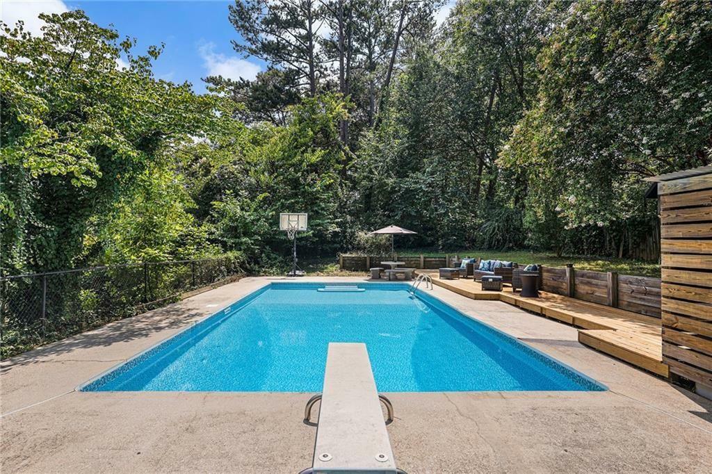 Property Photo: 5498 Stoneybrook Court SE GA 30126