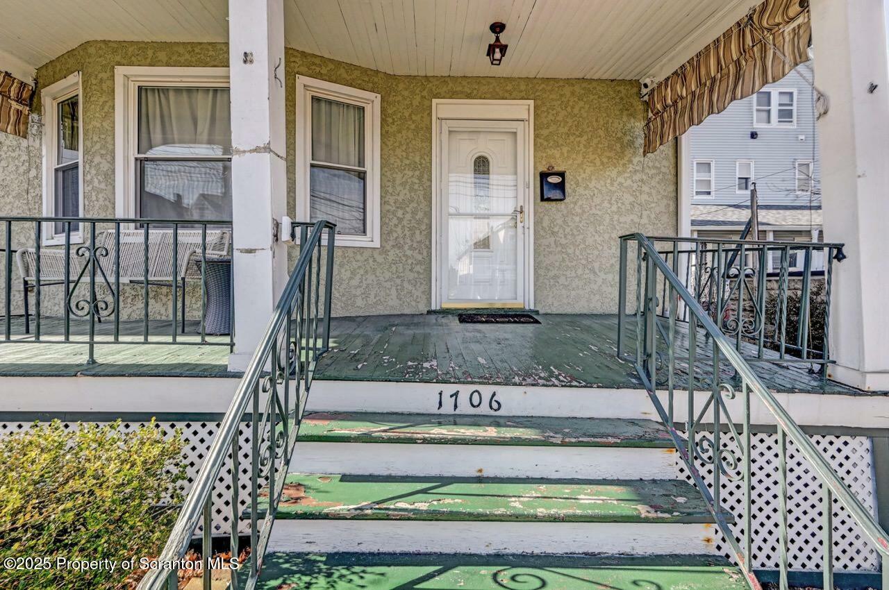 Property Photo: 1706 Electric Street PA 18509