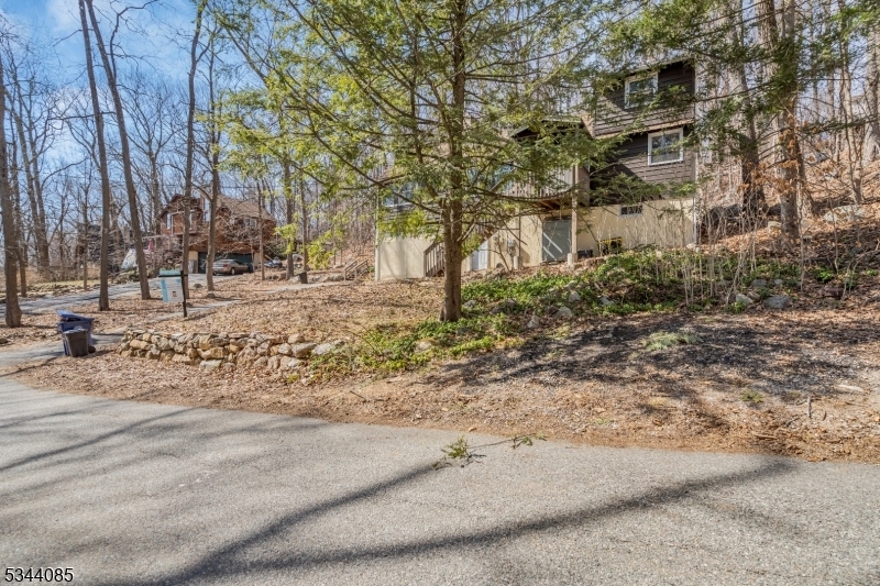 Property Photo: 13 Wenatchee Rd NJ 07422