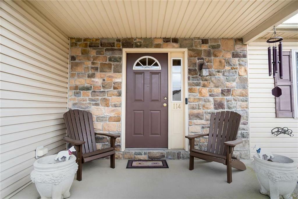Property Photo: 114 Sycamore Court PA 18067