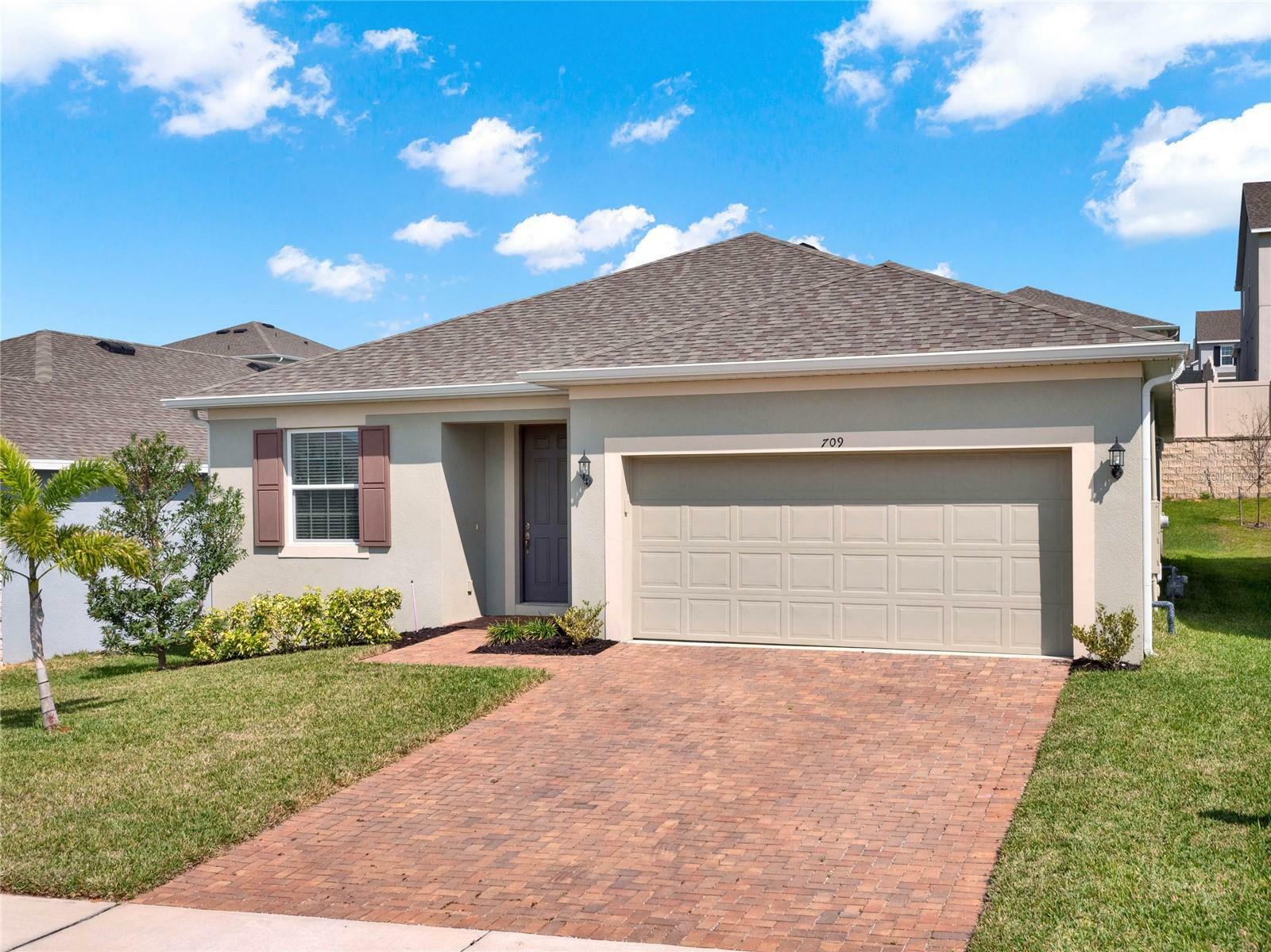 Property Photo: 709 Blackstone Street FL 34715