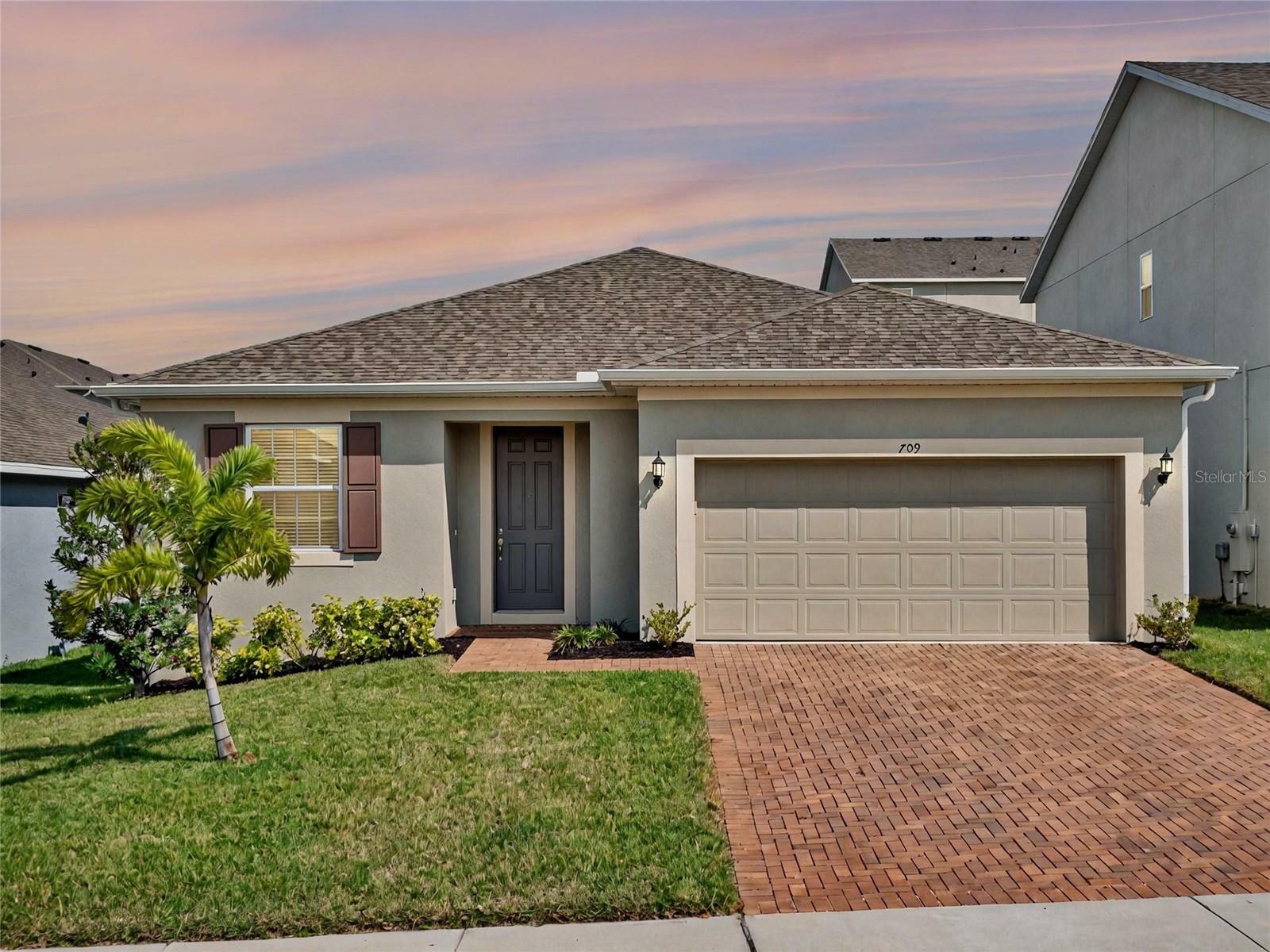 Property Photo: 709 Blackstone Street FL 34715