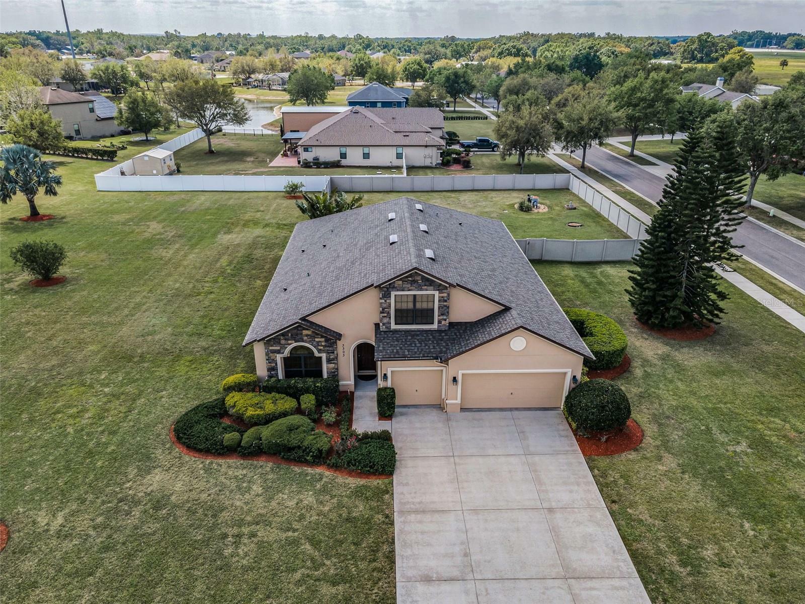 Property Photo: 3303 Ranchdale Drive FL 33566