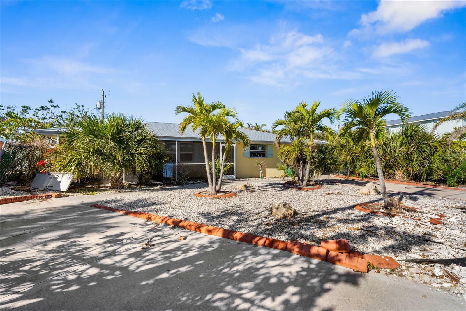 Property Photo: 1350 Holiday Drive FL 34223
